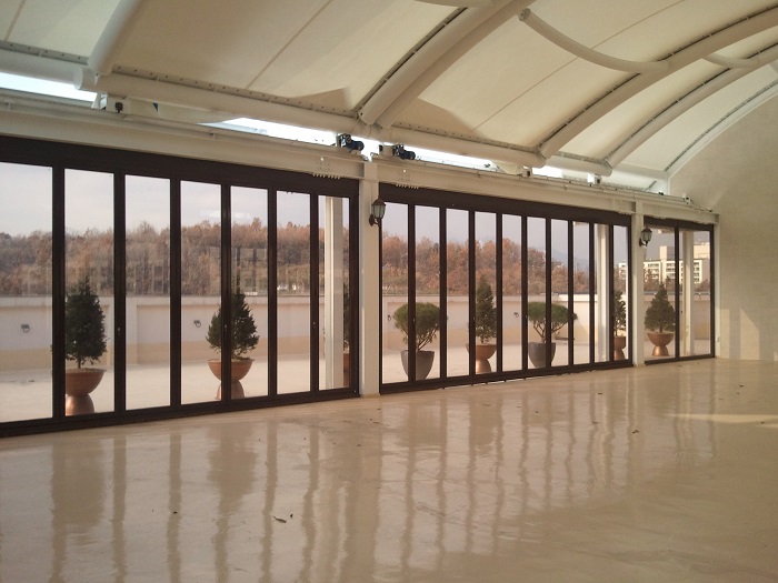 FOLDING DOOR